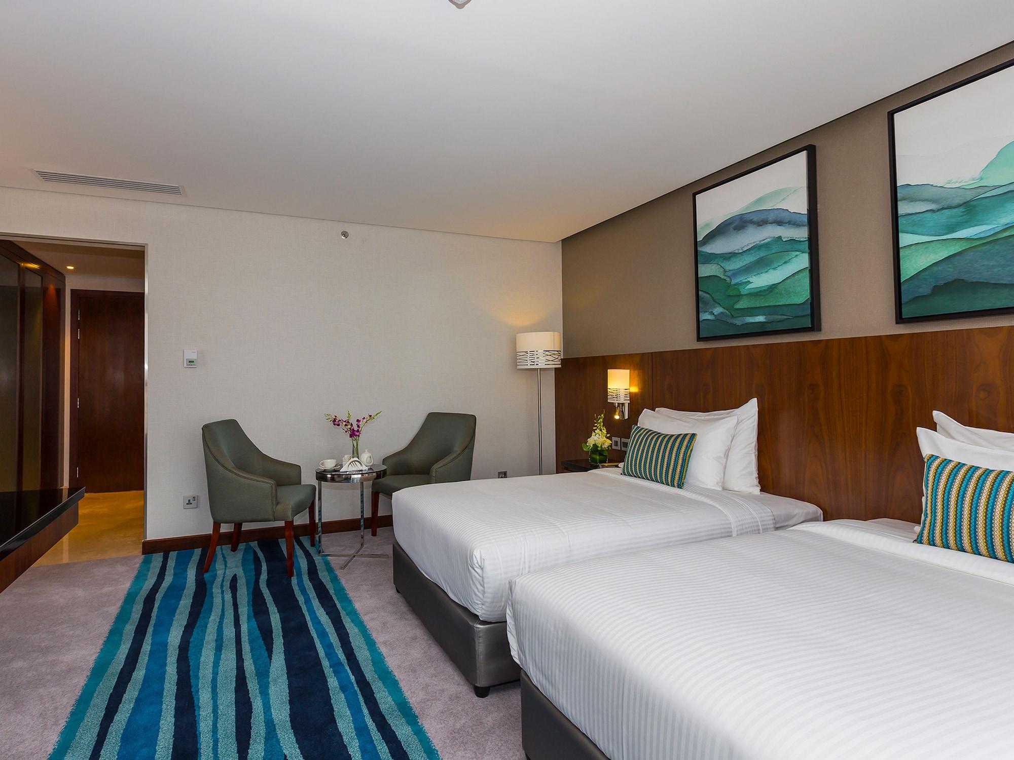 Hotel Flora Al Barsha At The Mall 4*