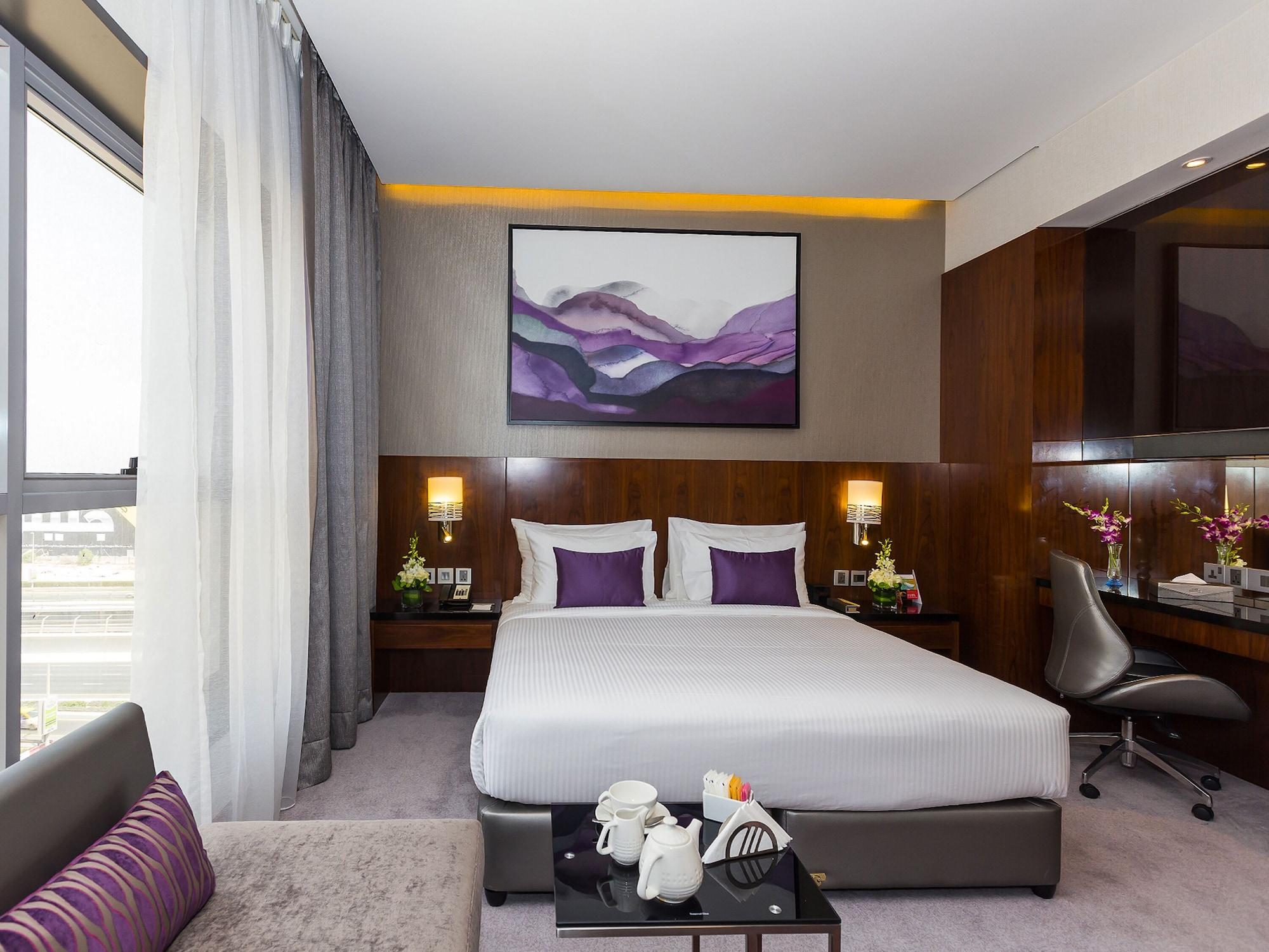 Hotel Flora Al Barsha At The Mall 4*
