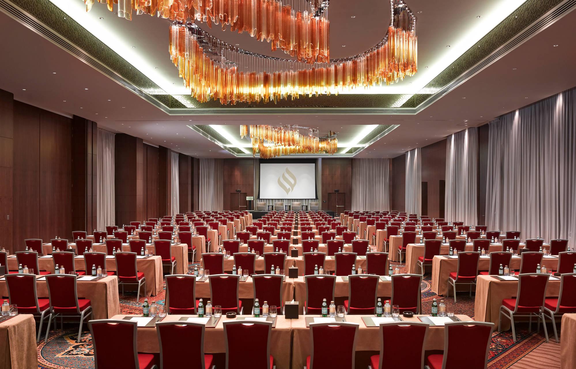 Jumeirah Creekside Hotel 5*