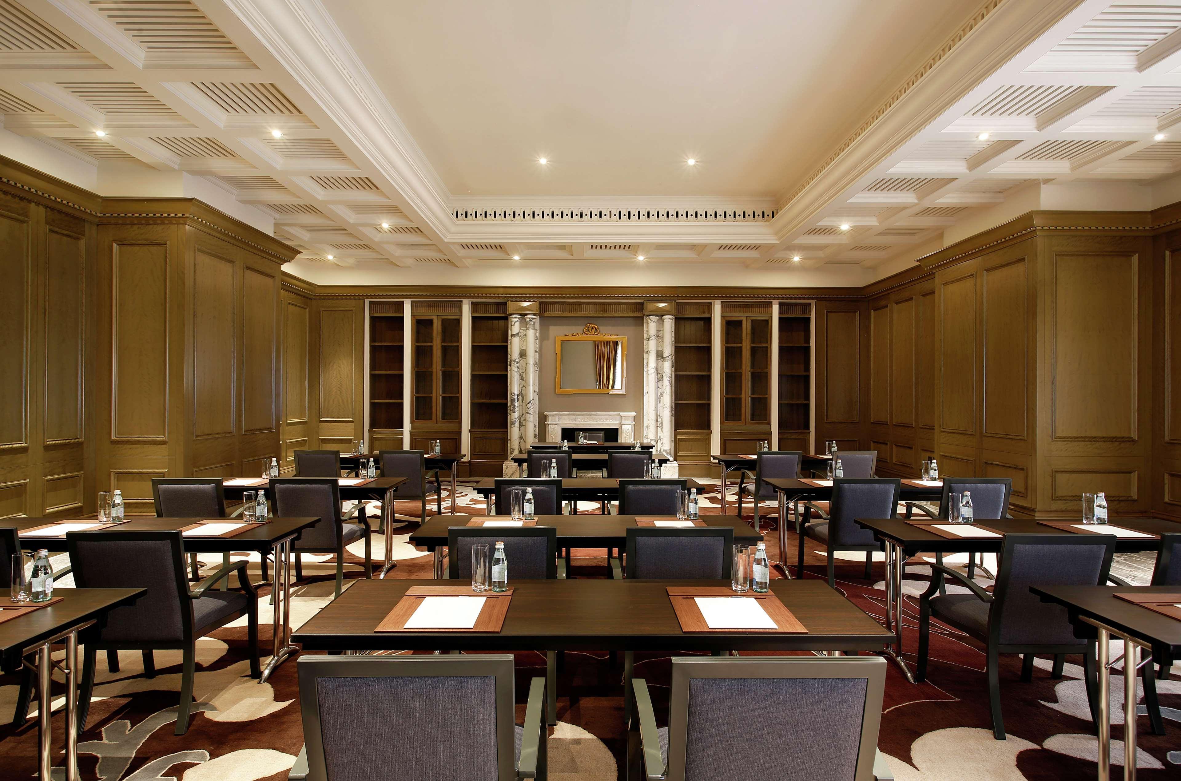 Hotel Al Habtoor Palace - Preferred & 5*