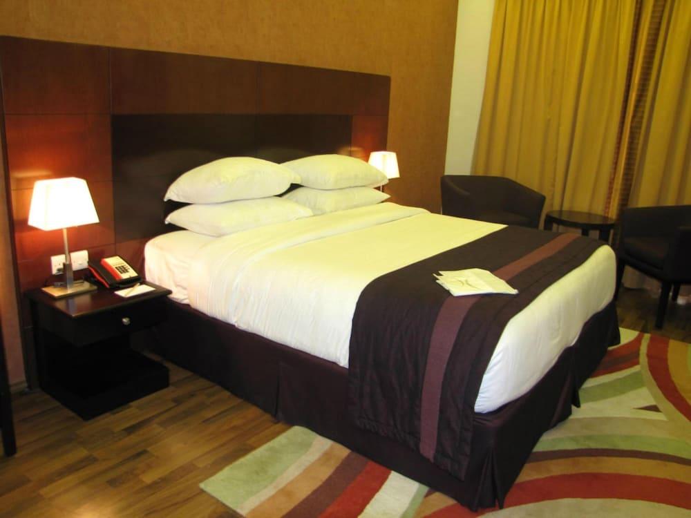 Al Khoory Al Barsha Aparthotel Dubai