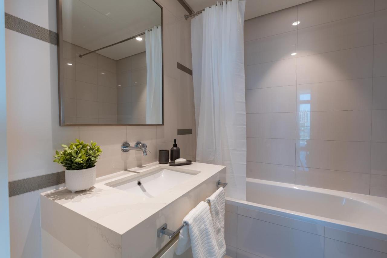 Elegant 3br With Private Beach Access Apartment
