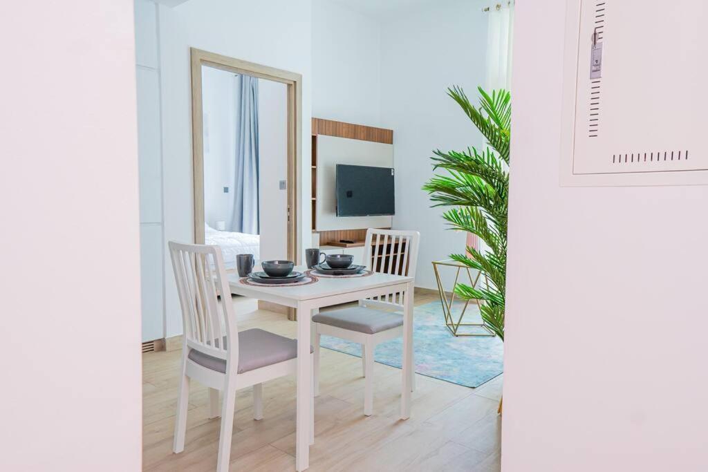 Apartment Astonishing Marina & Sea View Modern
