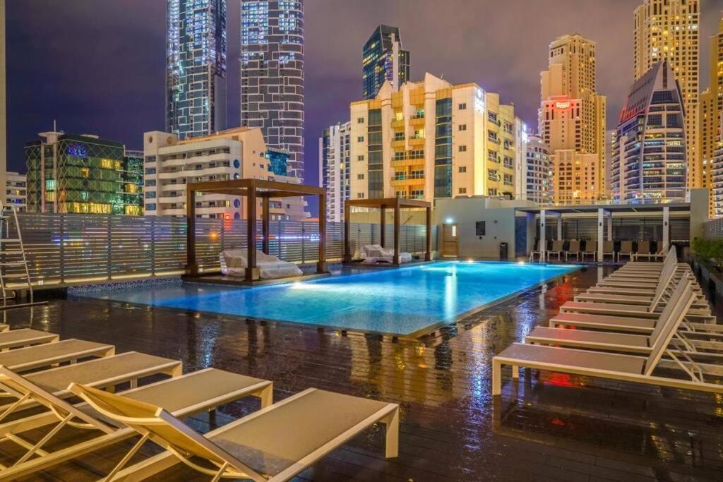 Astonishing Marina & Sea View Modern Apartment Dubai