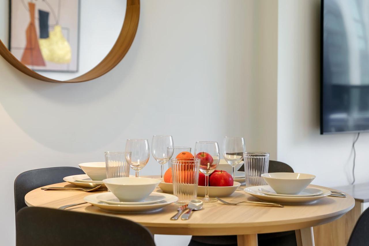 Enticing 1br Next To Opera Downtown