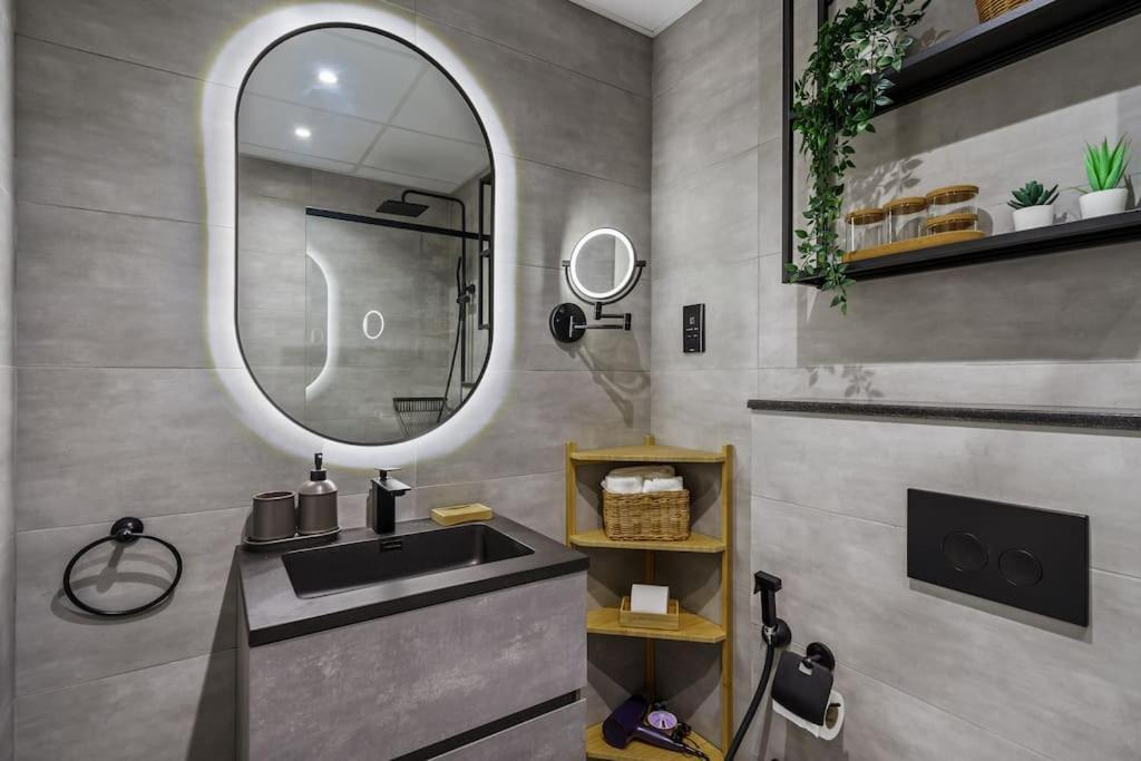 Upscale At Jlt Near Metro * Dubai