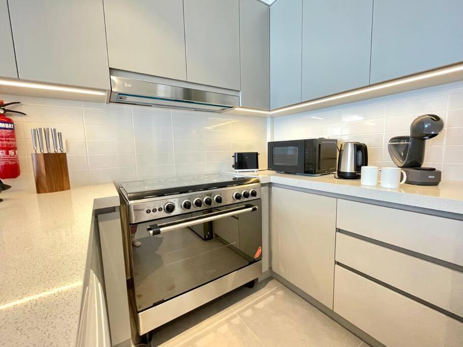 Apartment Dar Vacation - Contemporary 3br In Creek Dubai
