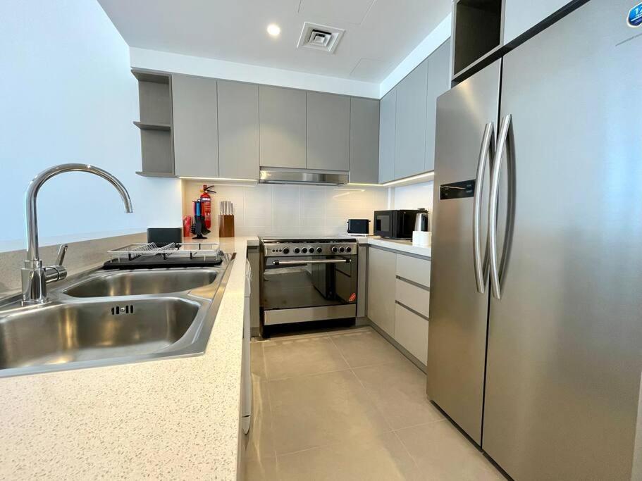 Dar Vacation - Contemporary 3br In Creek Dubai