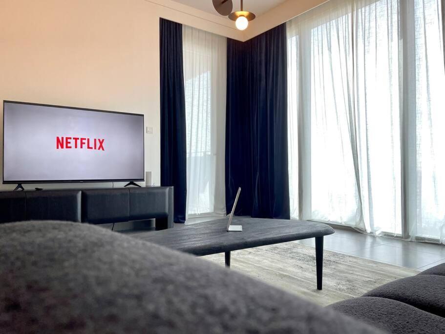 Apartment Dar Vacation - Contemporary 3br In Creek