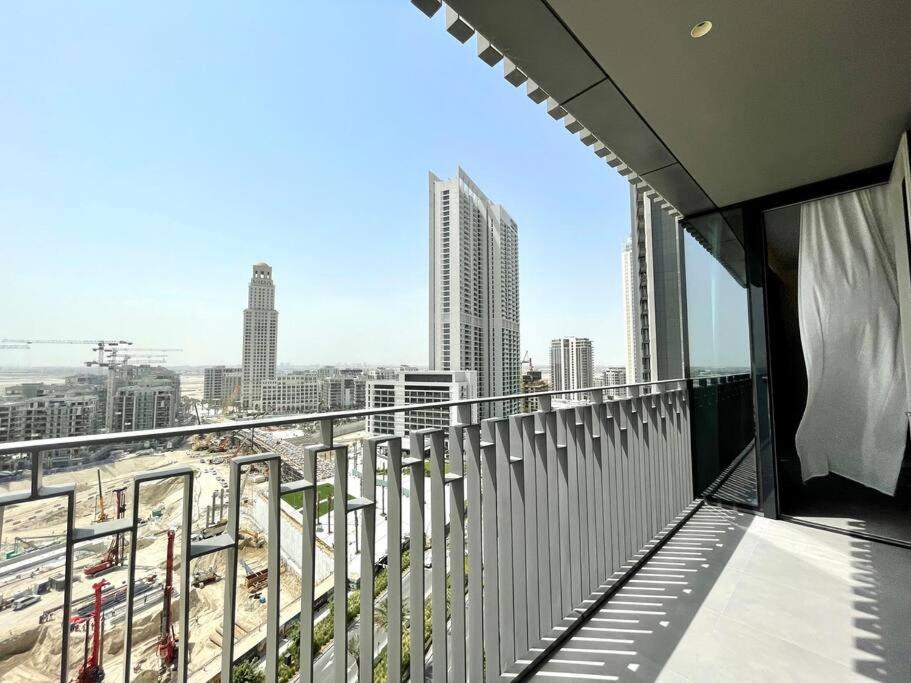 Dar Vacation - Contemporary 3br In Creek Apartment Dubai