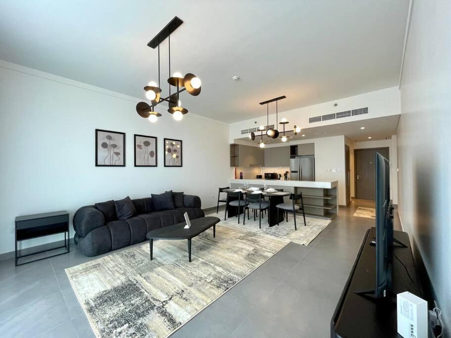 Dar Vacation - Contemporary 3br In Creek Apartment