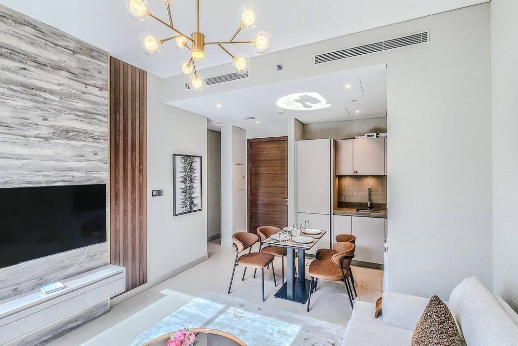 Apartment By Latinem Luxury 1br Cvr B3101 Near Burj Khalifa Dubai