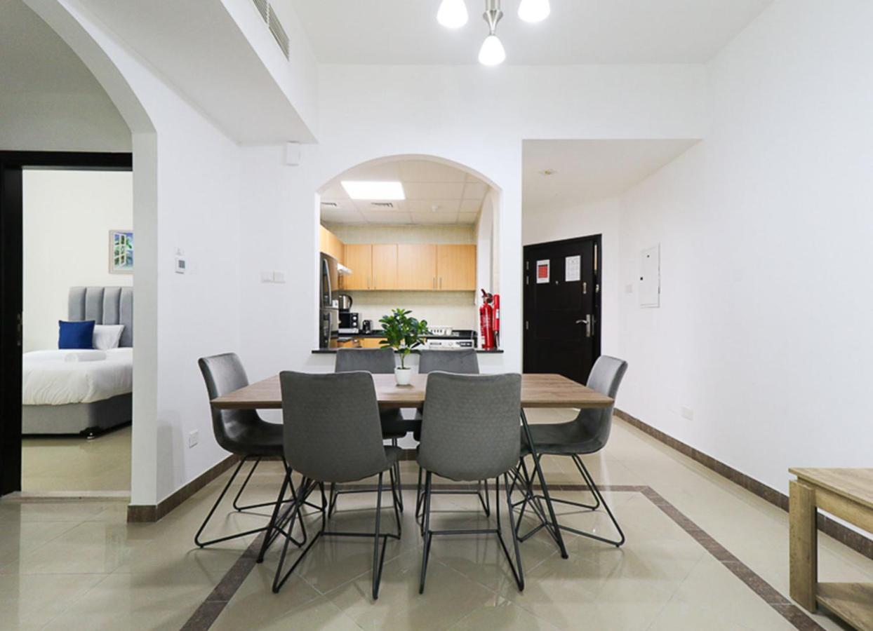 Apartment Rh- Spacious 2br, Steps Away From Mall Of Emirates, Al Barsha Dubai