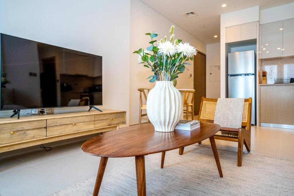 Apartment Furnished 1br At Heart Of Downtown *