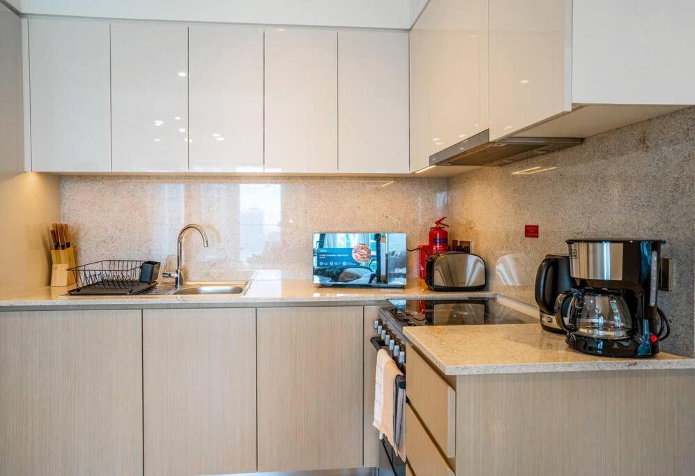 Furnished 1br At Heart Of Downtown Apartment