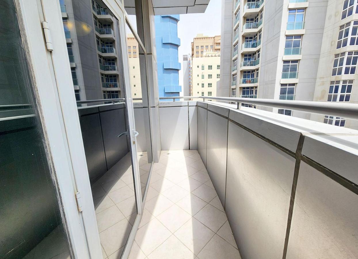 Rh- Modern Urban Oasis, Spacious 02rb Near Mall Of Emirates Apartment