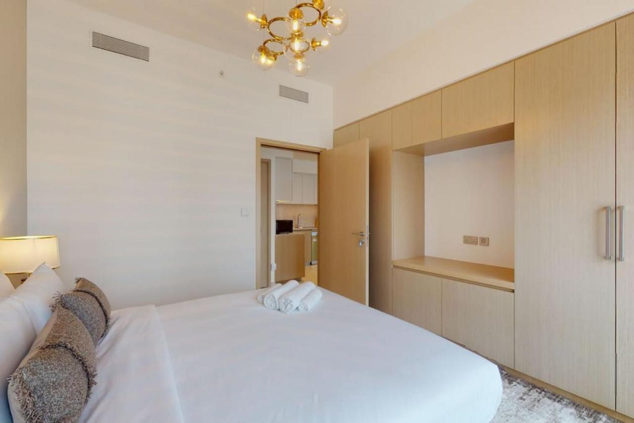 Burj Royale - Classic One Bedroom