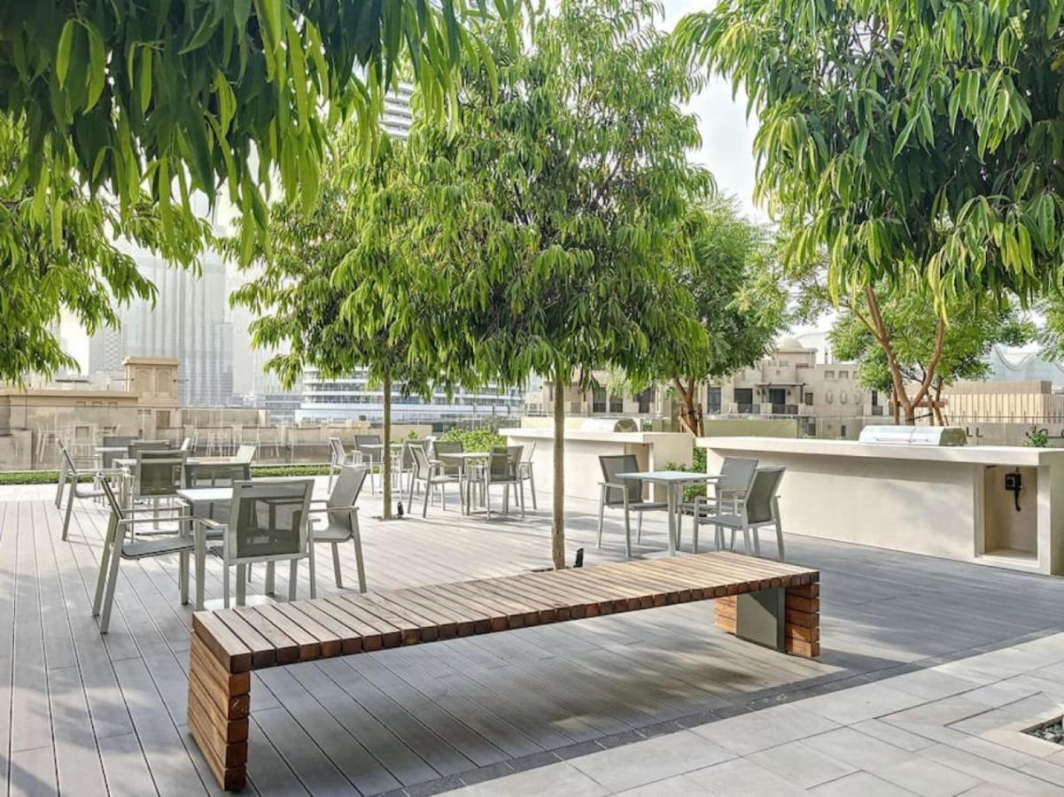 Burj Royale - Classic One Bedroom Apartment Dubai