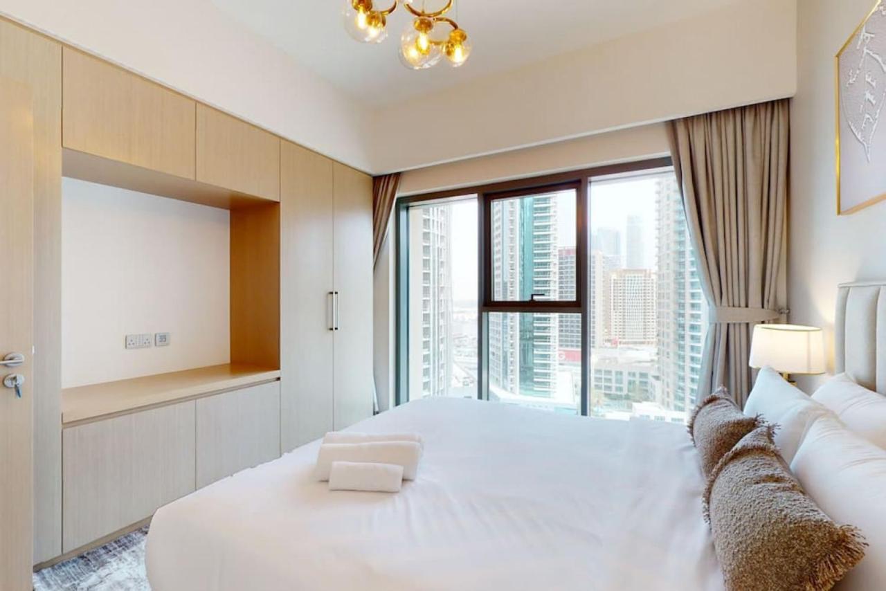 Burj Royale - Classic One Bedroom Apartment Dubai