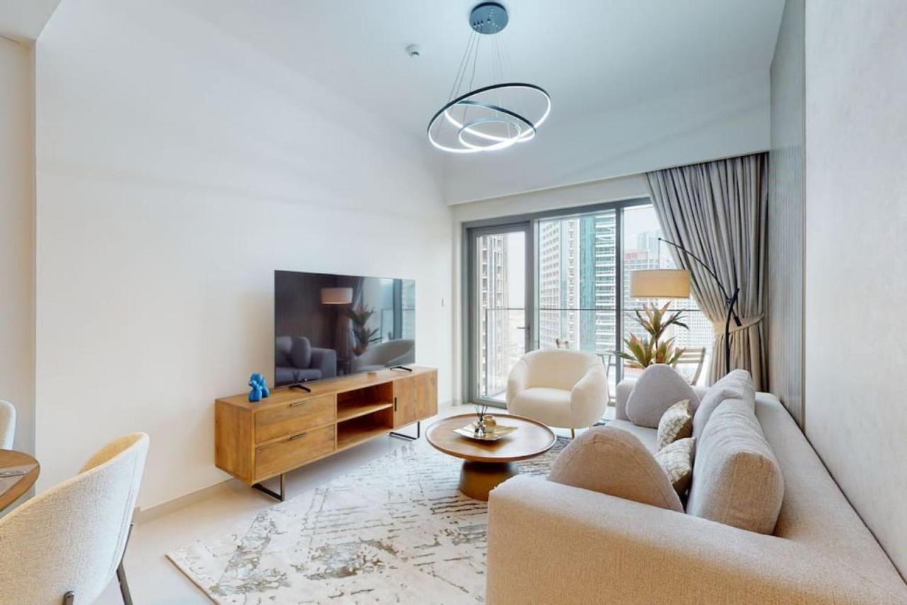 Burj Royale - Classic One Bedroom Dubai