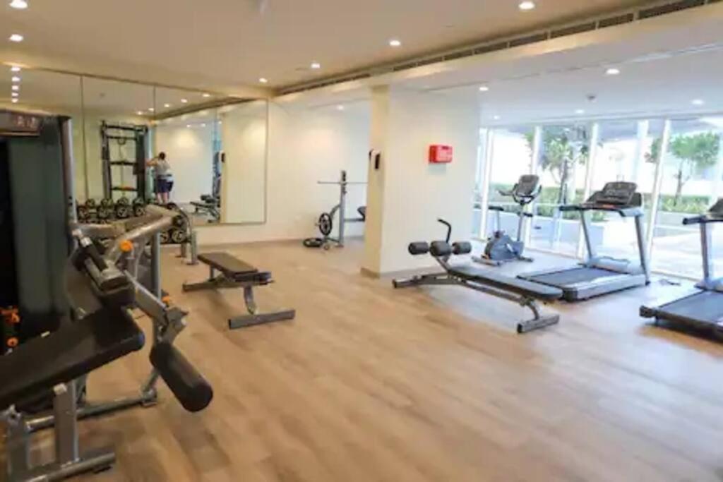 Apartment Reva Tower- 2br Mall Walking & Canal Facing Dubai