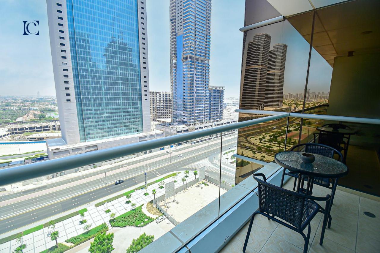 Brand New - Near Jlt Metro Apartment
