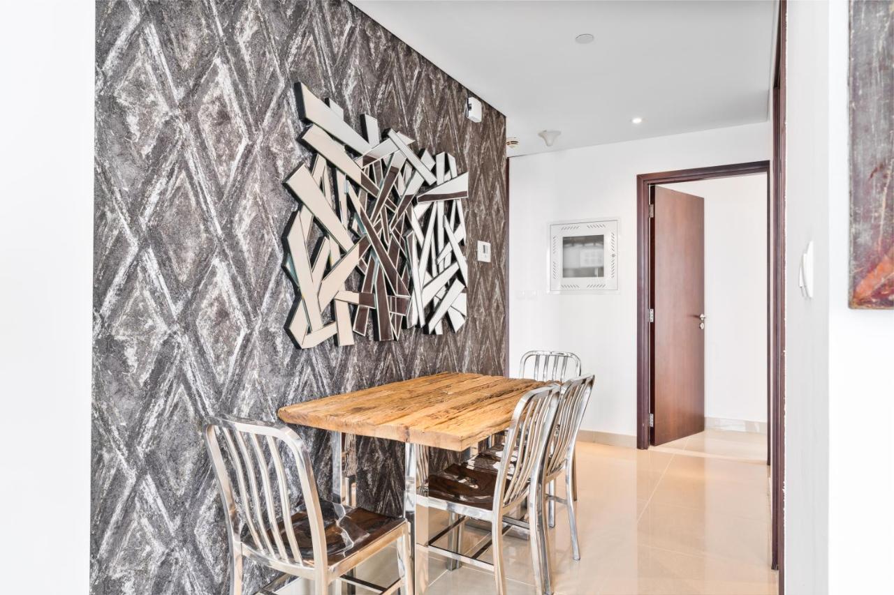 Luxury 2br Oasis With Stunning Burj & Fountain Views 4004 Apartment Dubai