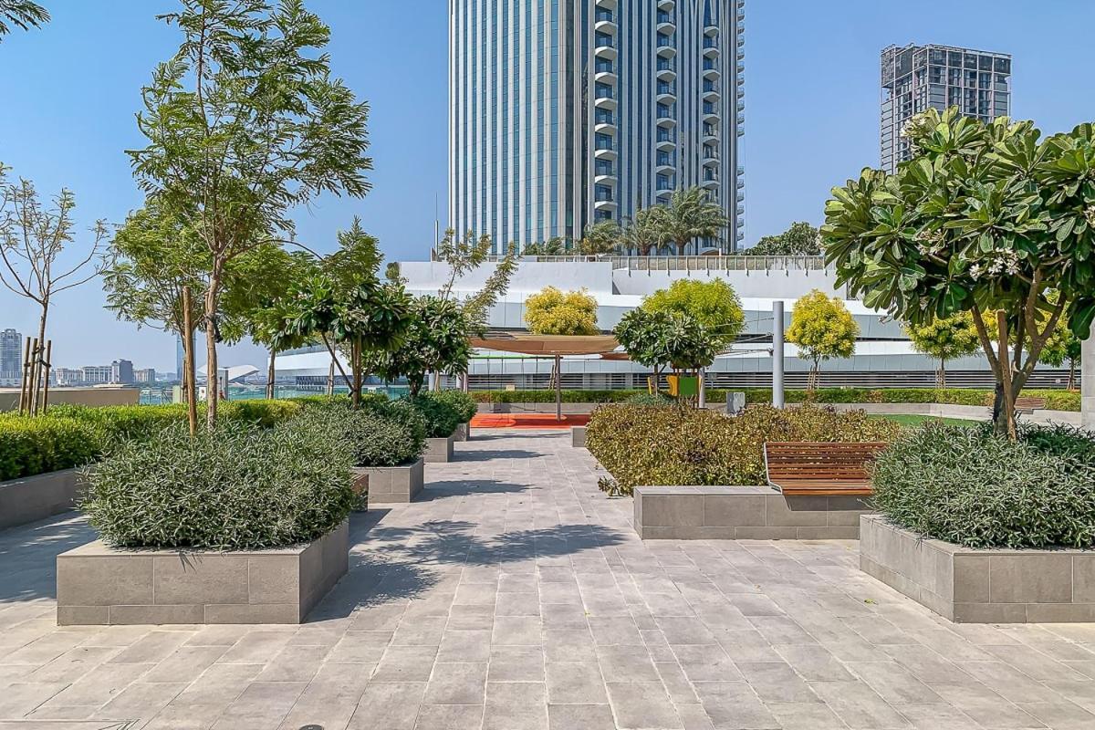 Frank Porter - The Grand Apartment Dubai