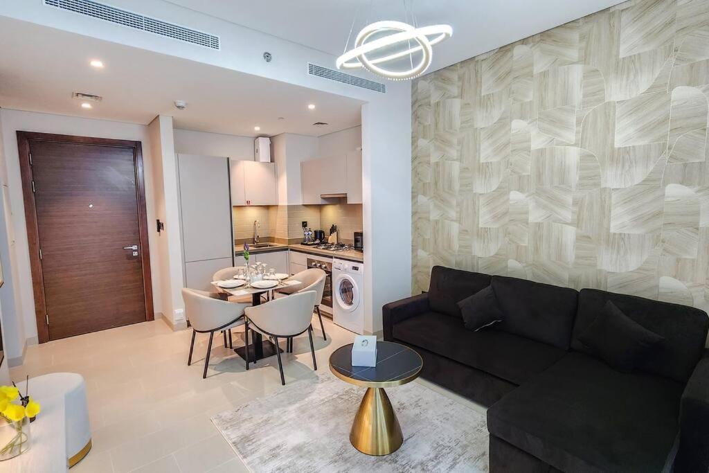 Apartment By Latinem Luxury 1br Cvr A702 Near Burj Khalifa *