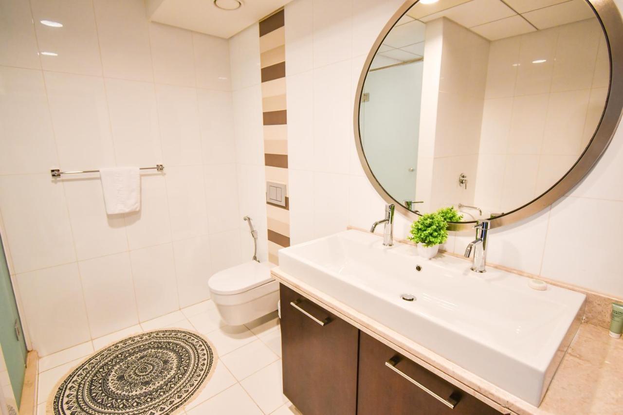 Downtown-high Floor Mesmerizing Fountain View 2br Chic Apartment *