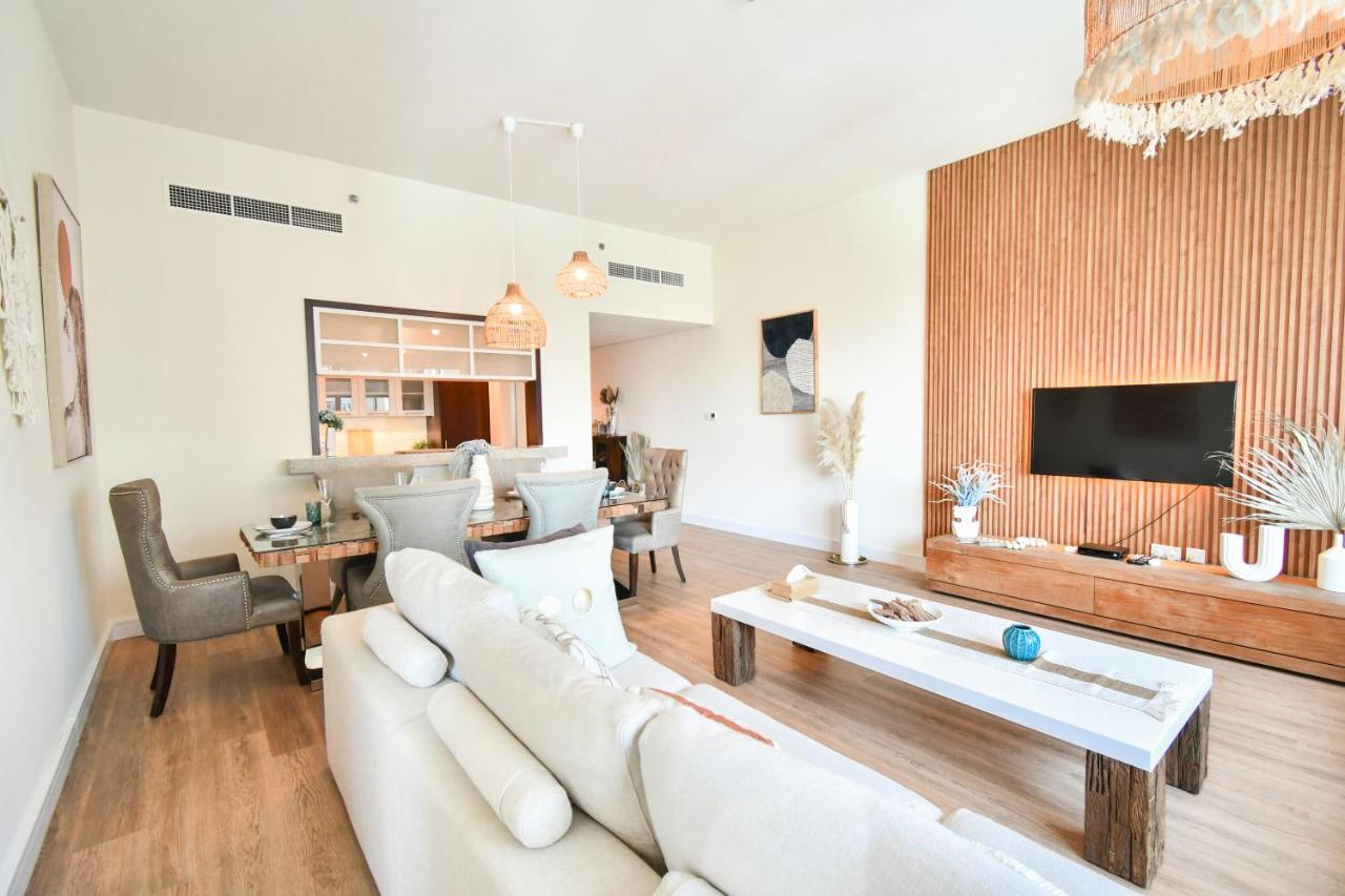 Downtown-high Floor Mesmerizing Fountain View 2br Chic Apartment *