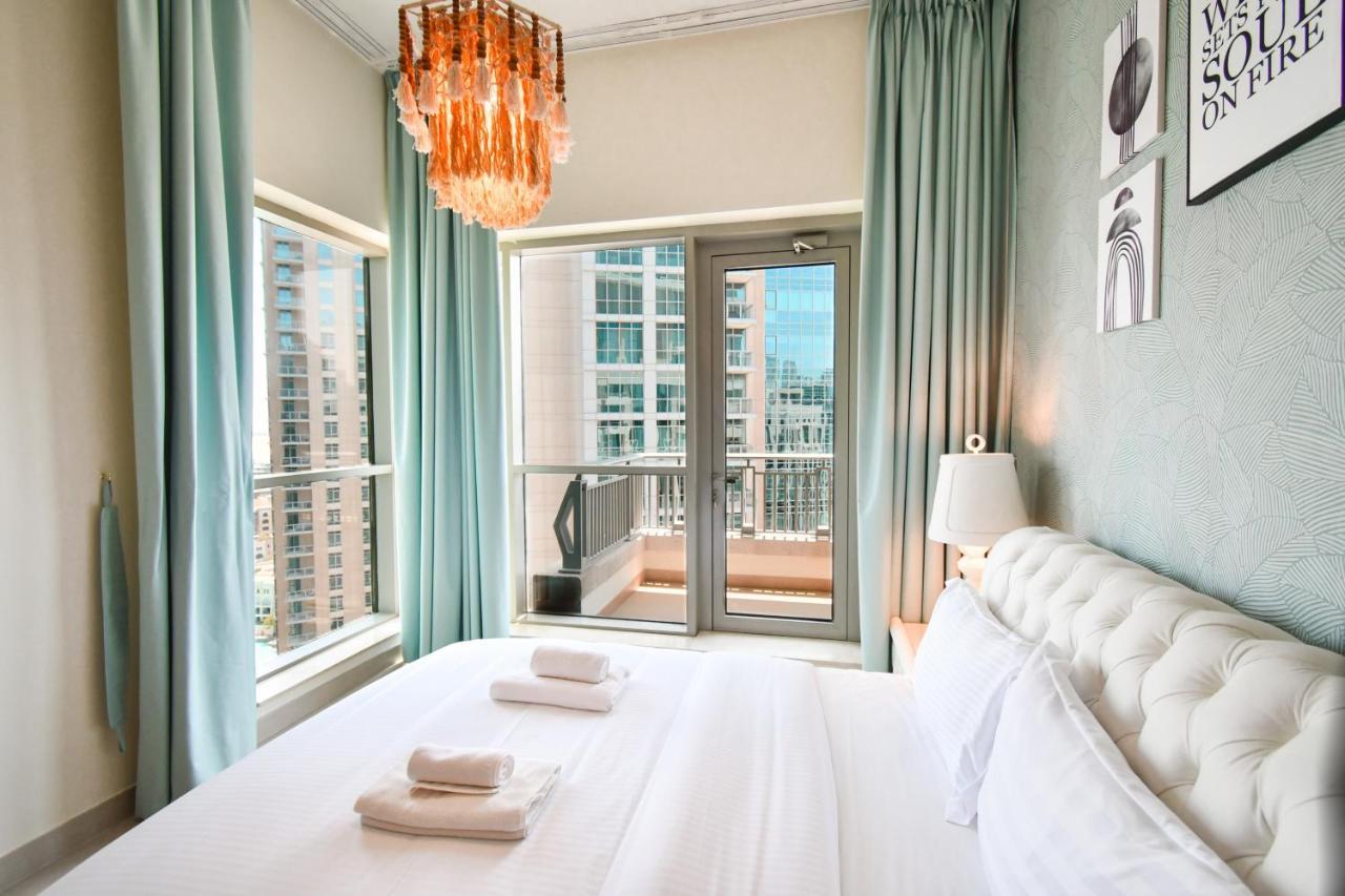 Downtown-high Floor Mesmerizing Fountain View 2br Chic Apartment *