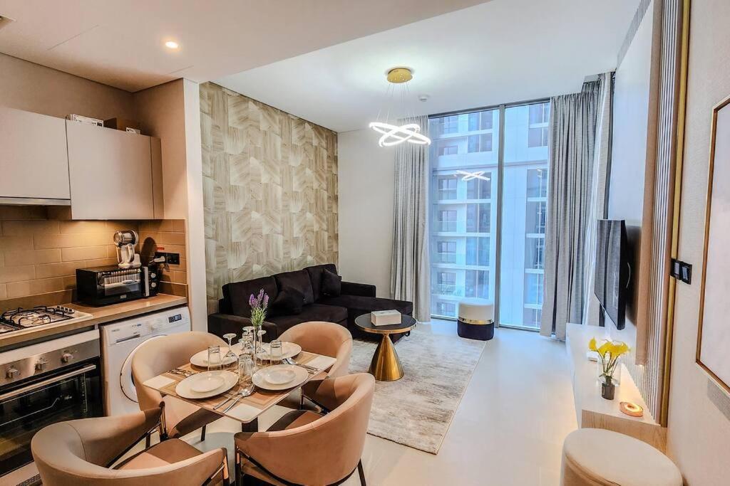 By Latinem Luxury 1br Cvr A702 Near Burj Khalifa *
