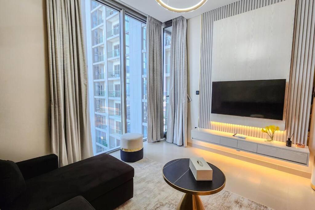 By Latinem Luxury 1br Cvr A702 Near Burj Khalifa Apartment Dubai