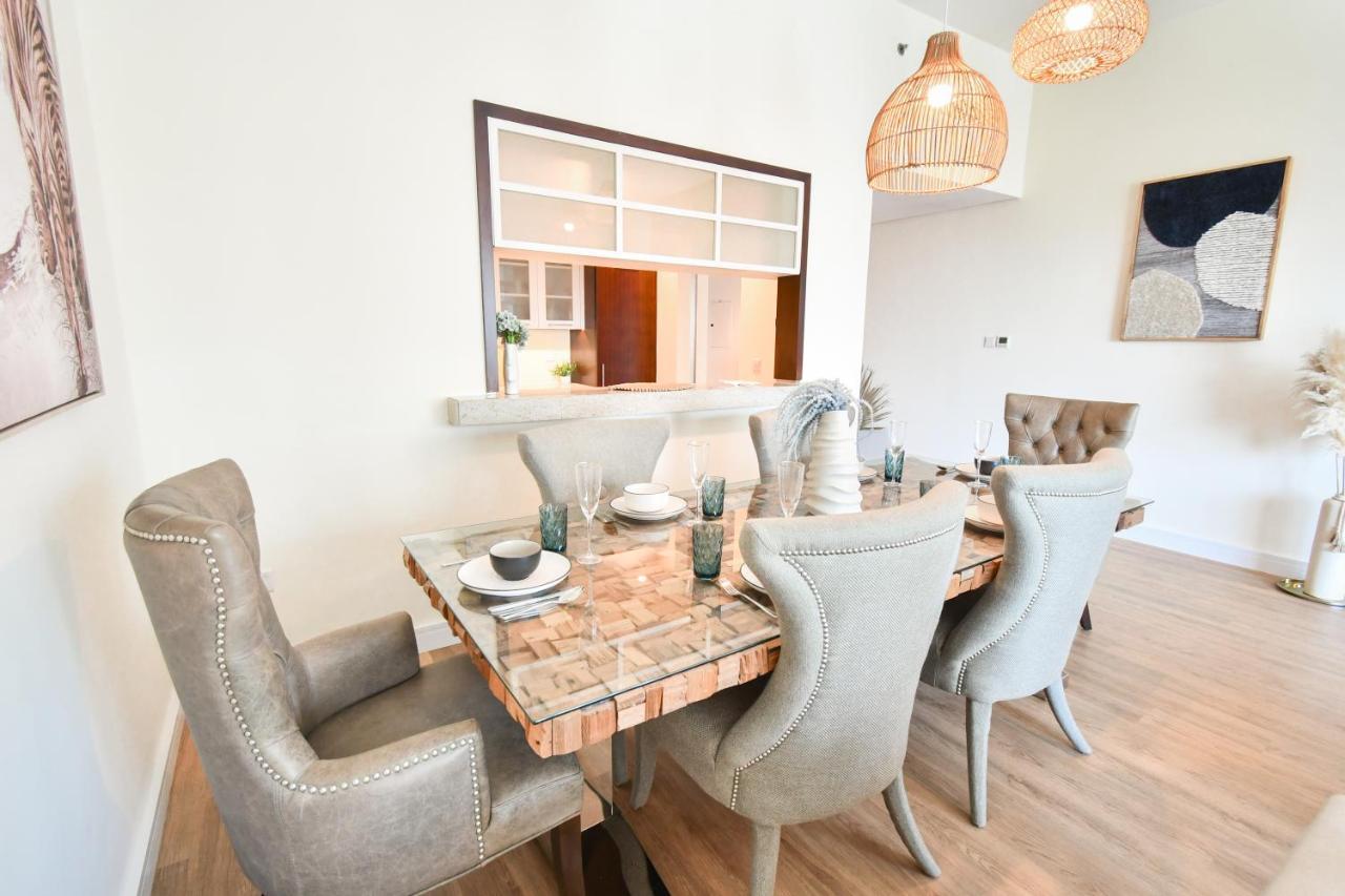 Downtown-high Floor Mesmerizing Fountain View 2br Chic Apartment *