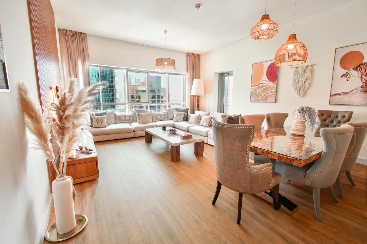 Downtown-high Floor Mesmerizing Fountain View 2br Chic * Dubai