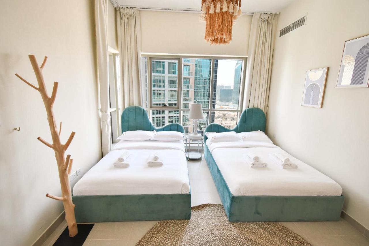 Downtown-high Floor Mesmerizing Fountain View 2br Chic Apartment *