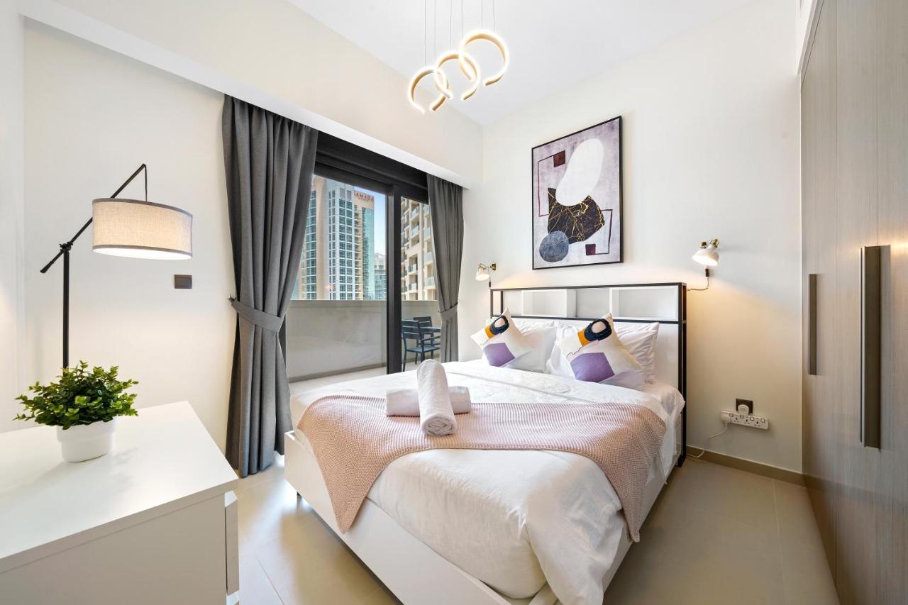 Extravagant 3br + Kid's W/ Burj Khalifa View Dubai