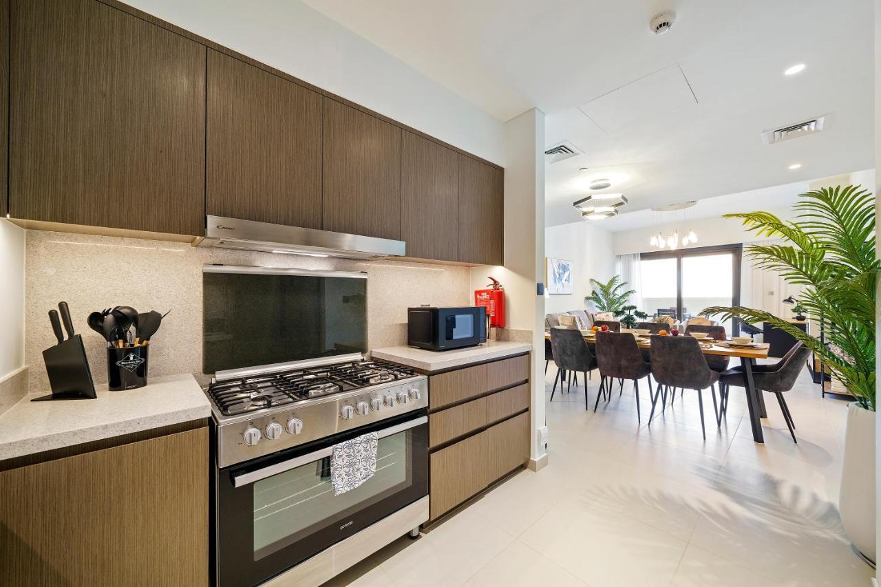 Extravagant 3br + Kid's W/ Burj Khalifa View Dubai