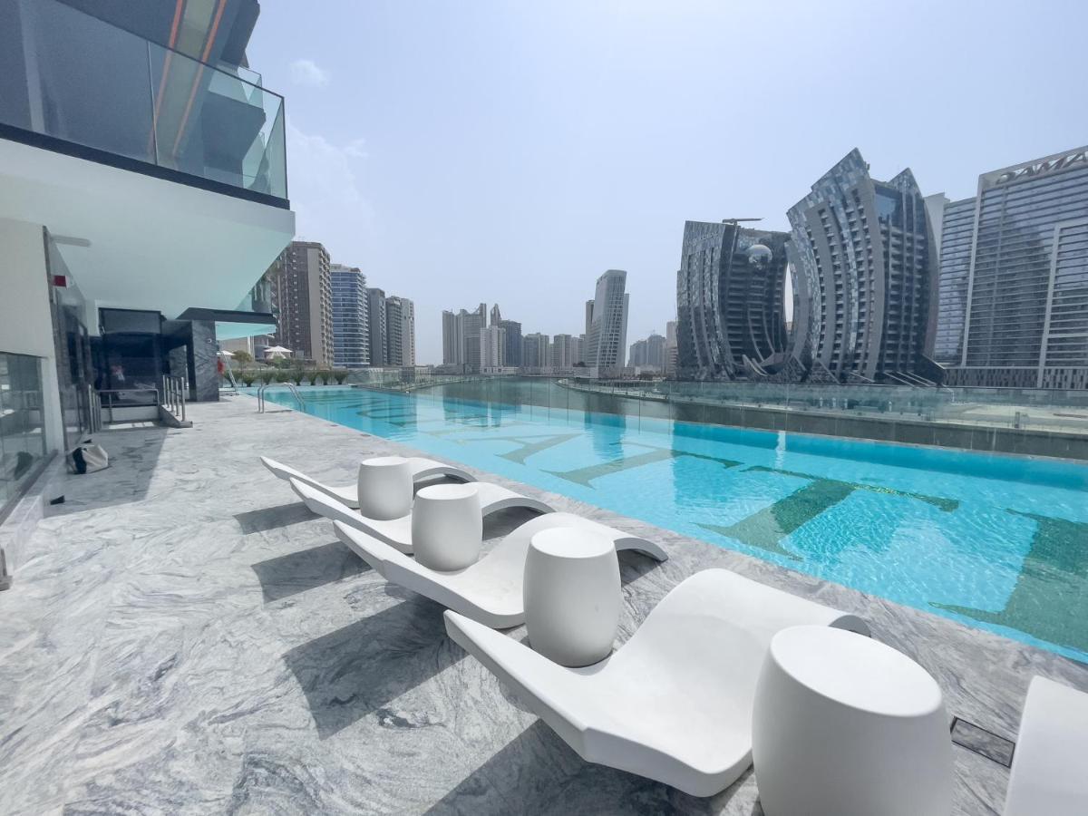 Canal Front With Burj Khalifa View By Suiteable Dubai
