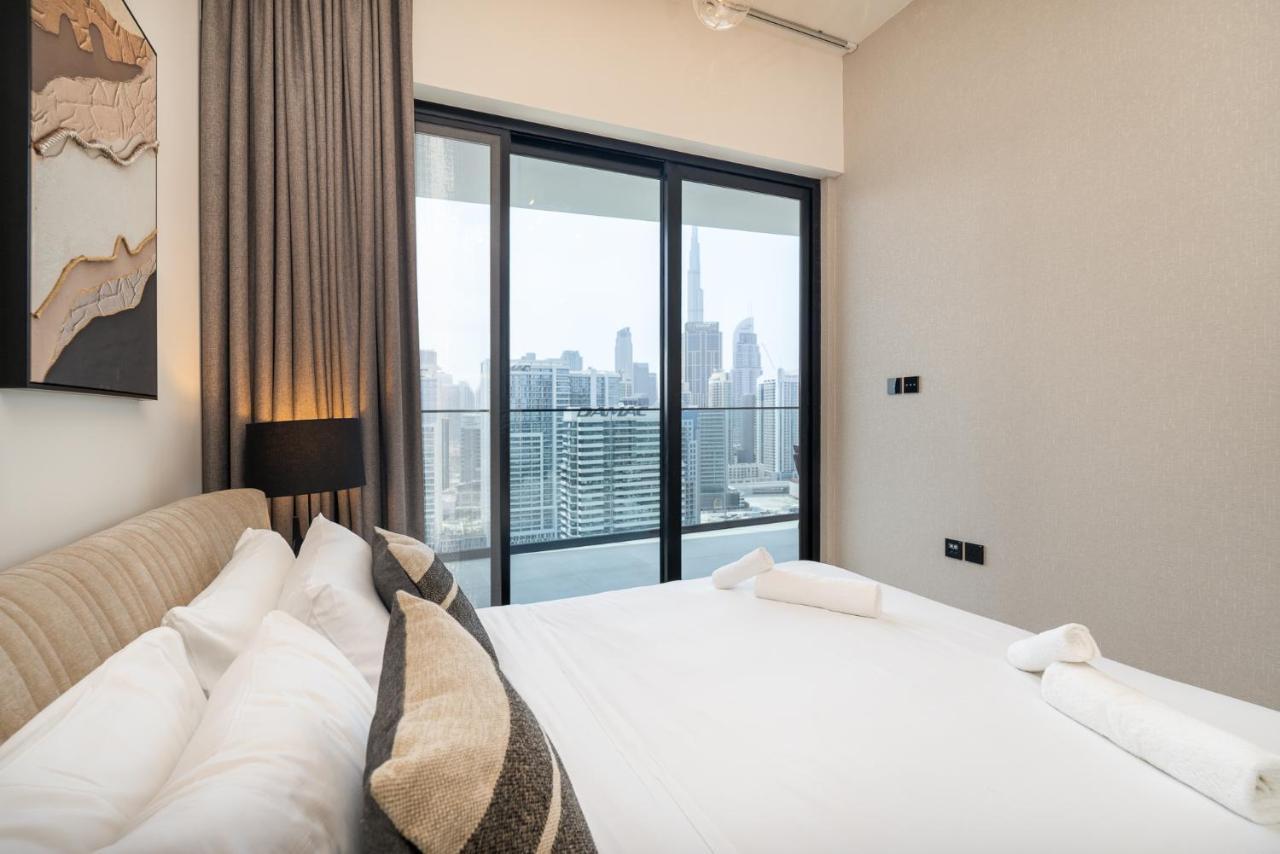 Canal Front With Burj Khalifa View By Suiteable Dubai
