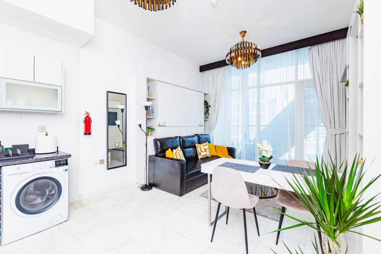 Apartment Waves Homes - Chic With Balcony Overlooking Views