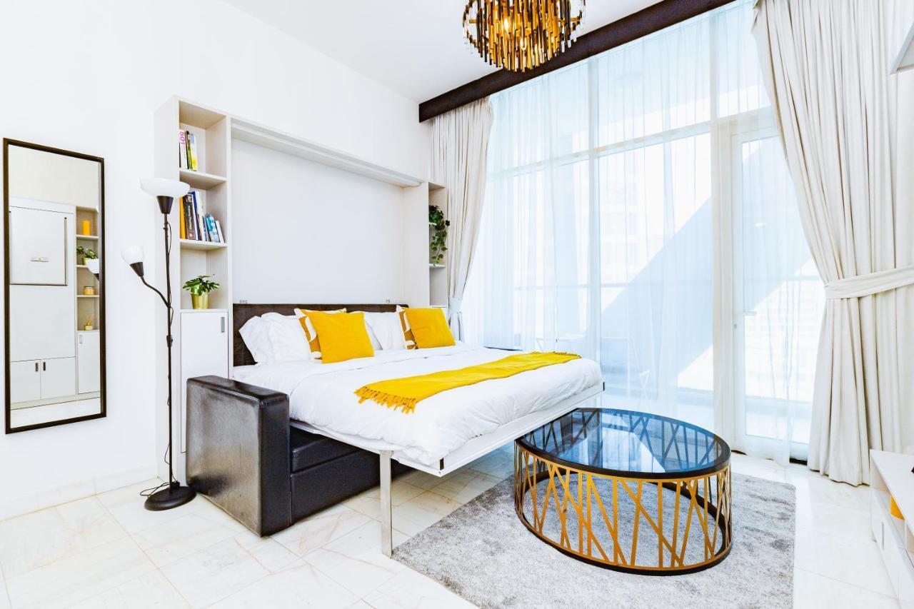 Apartment Waves Homes - Chic With Balcony Overlooking Views
