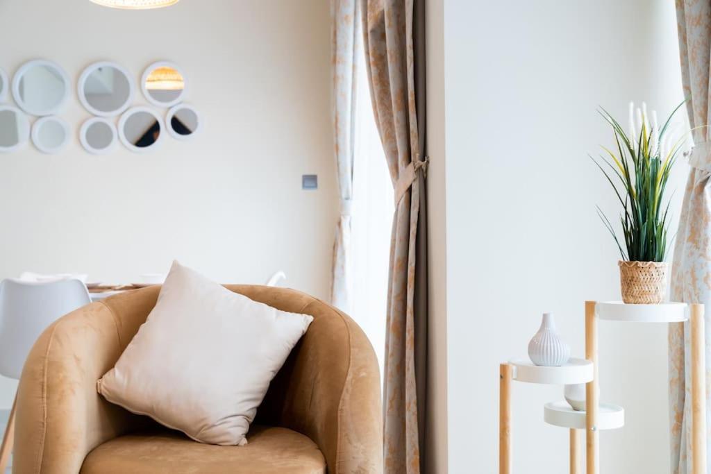 Villa Calm Aesthetic 3 Bedroom - E&g Homes *