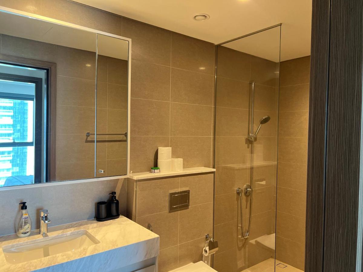 Burj Royale - Luxurious Near Burj Khalifa & Mall Apartment