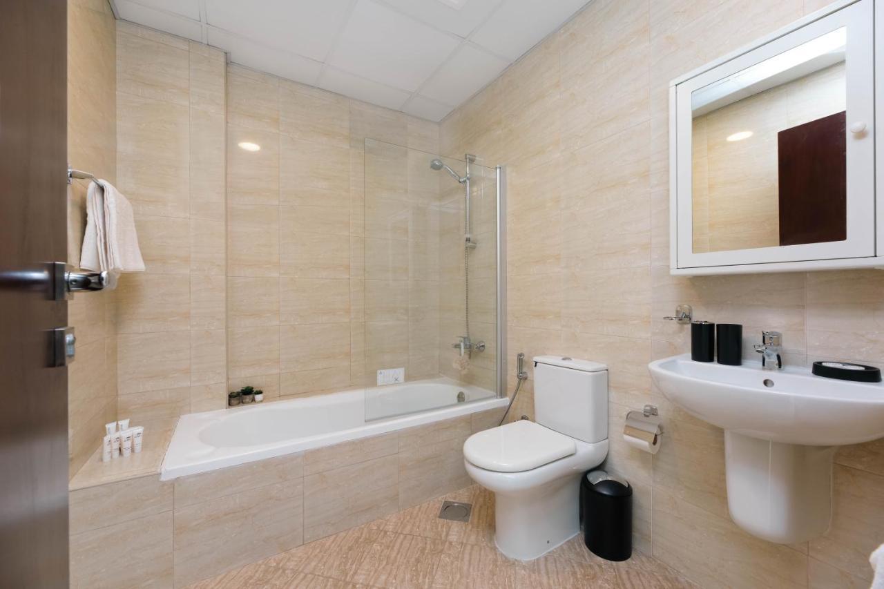 Charming With Balcony In The Heart Of Jlt Apartment