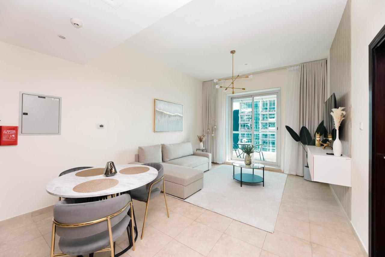 Charming With Balcony In The Heart Of Jlt Dubai