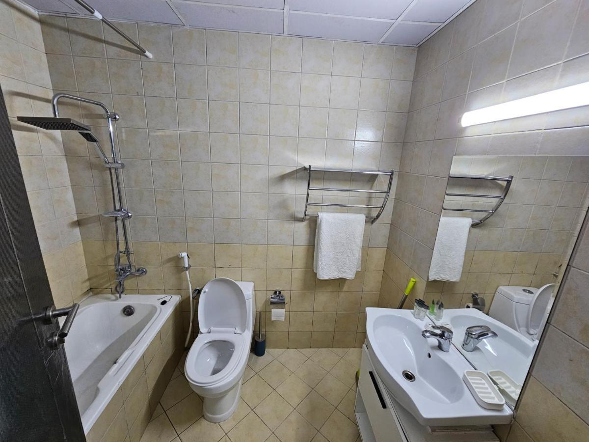 Freshlook 2 Bhk In Marina 707 * Dubai