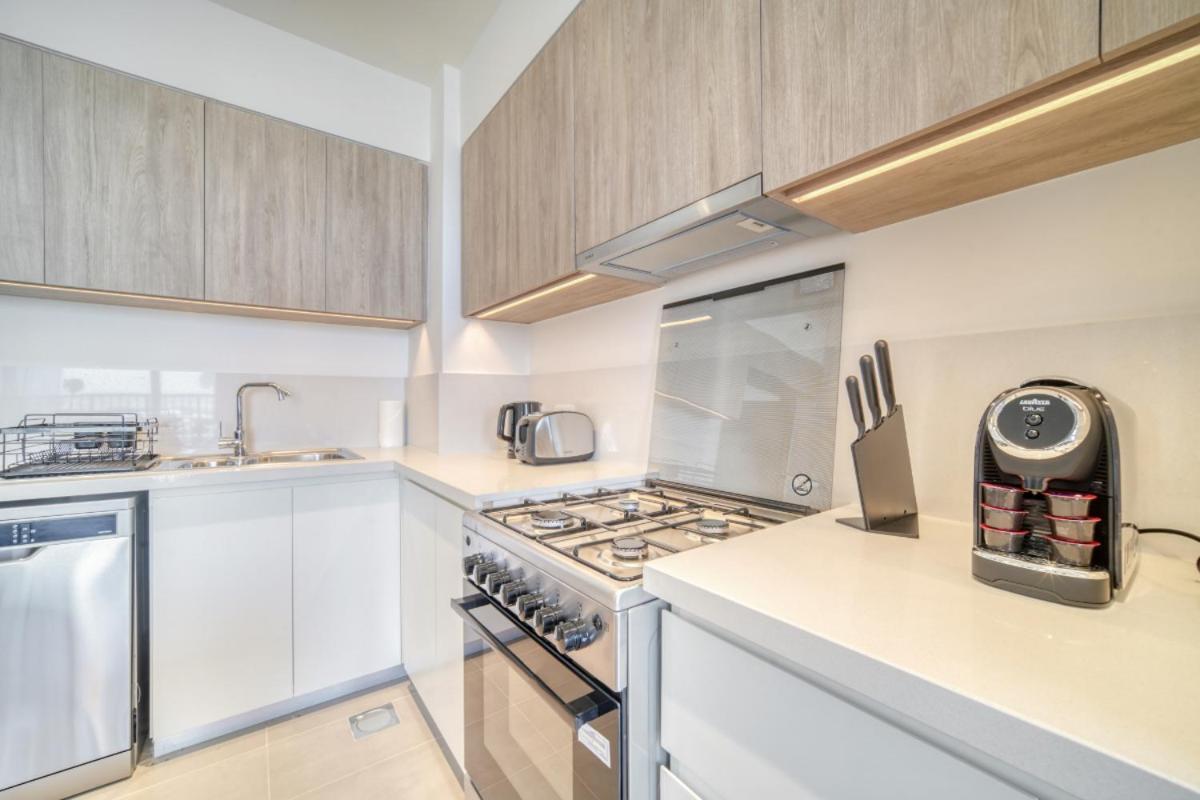 Apartment 2br In Executive At Hills - Pk Holidays Dubai