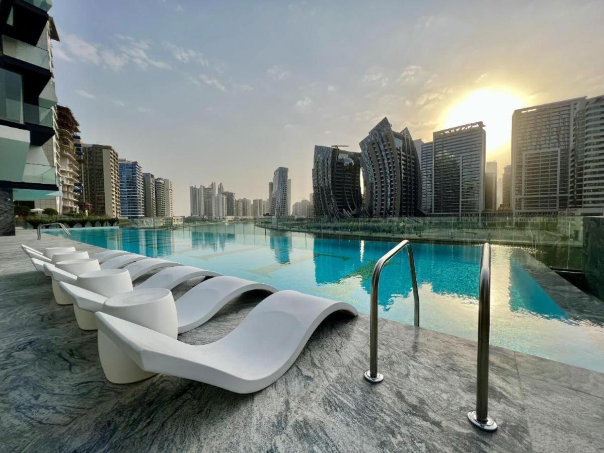 Oraya - With Jaw-dropping Canal And Burj Views - Business Bay Apartment Dubai